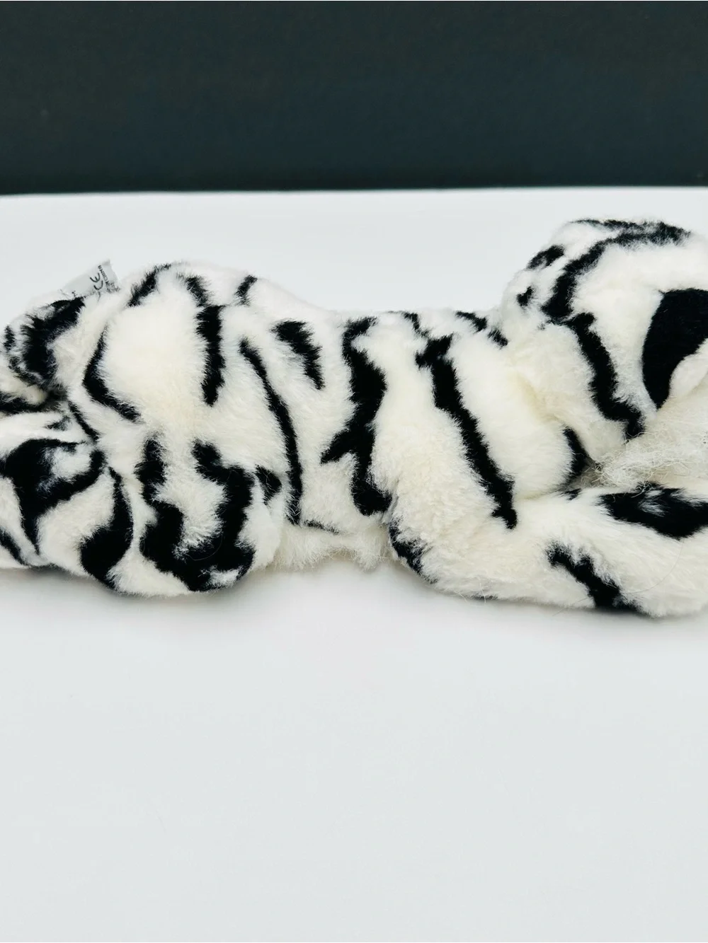 Russ Berrie Plush White Snow Tiger Chandani 90s Stuffed Animal 11” L Blue Eyes